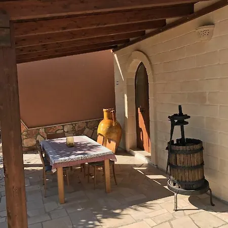 Venza 别墅 奥斯图尼